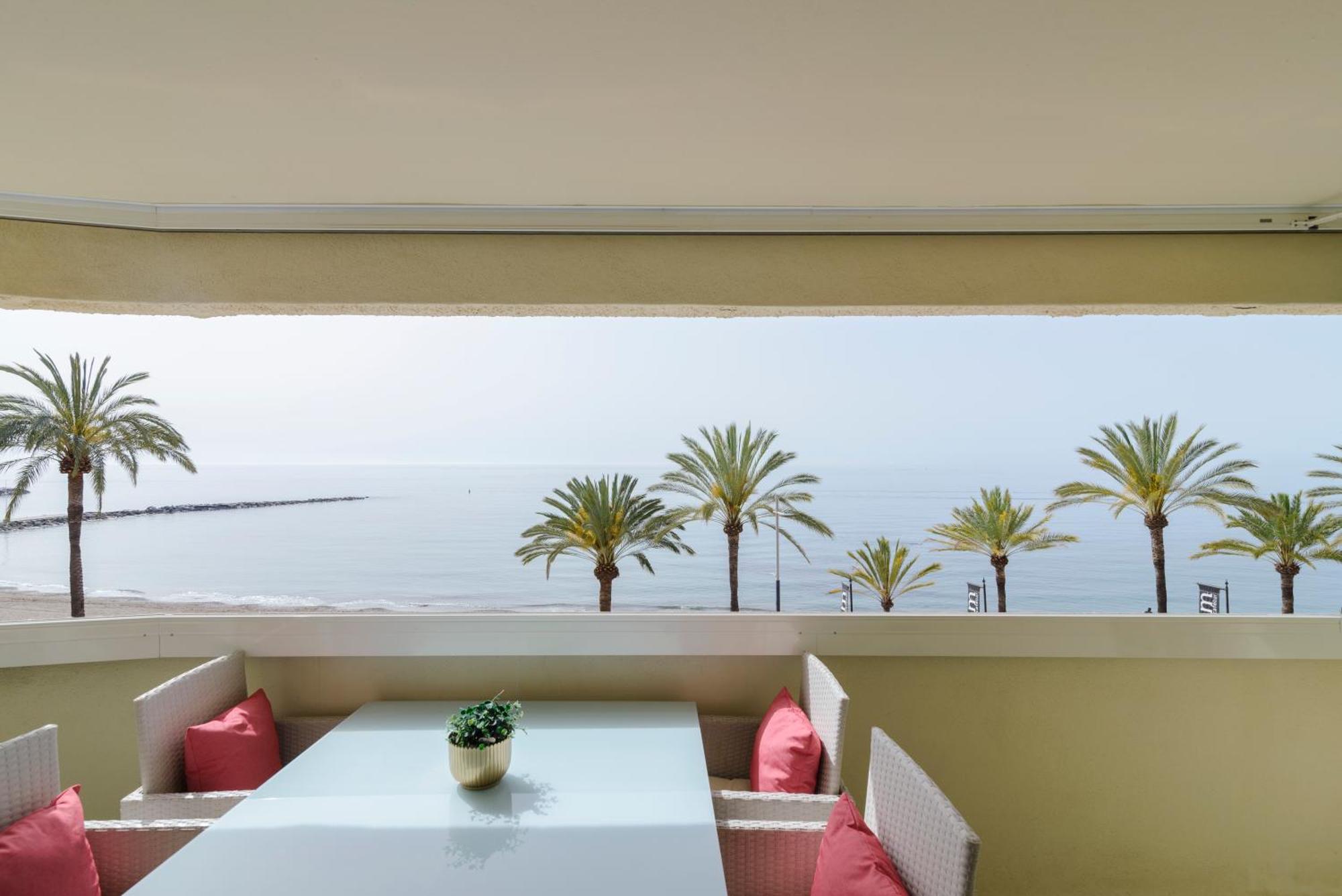Sea Front Apartment In Marbella Center エクステリア 写真