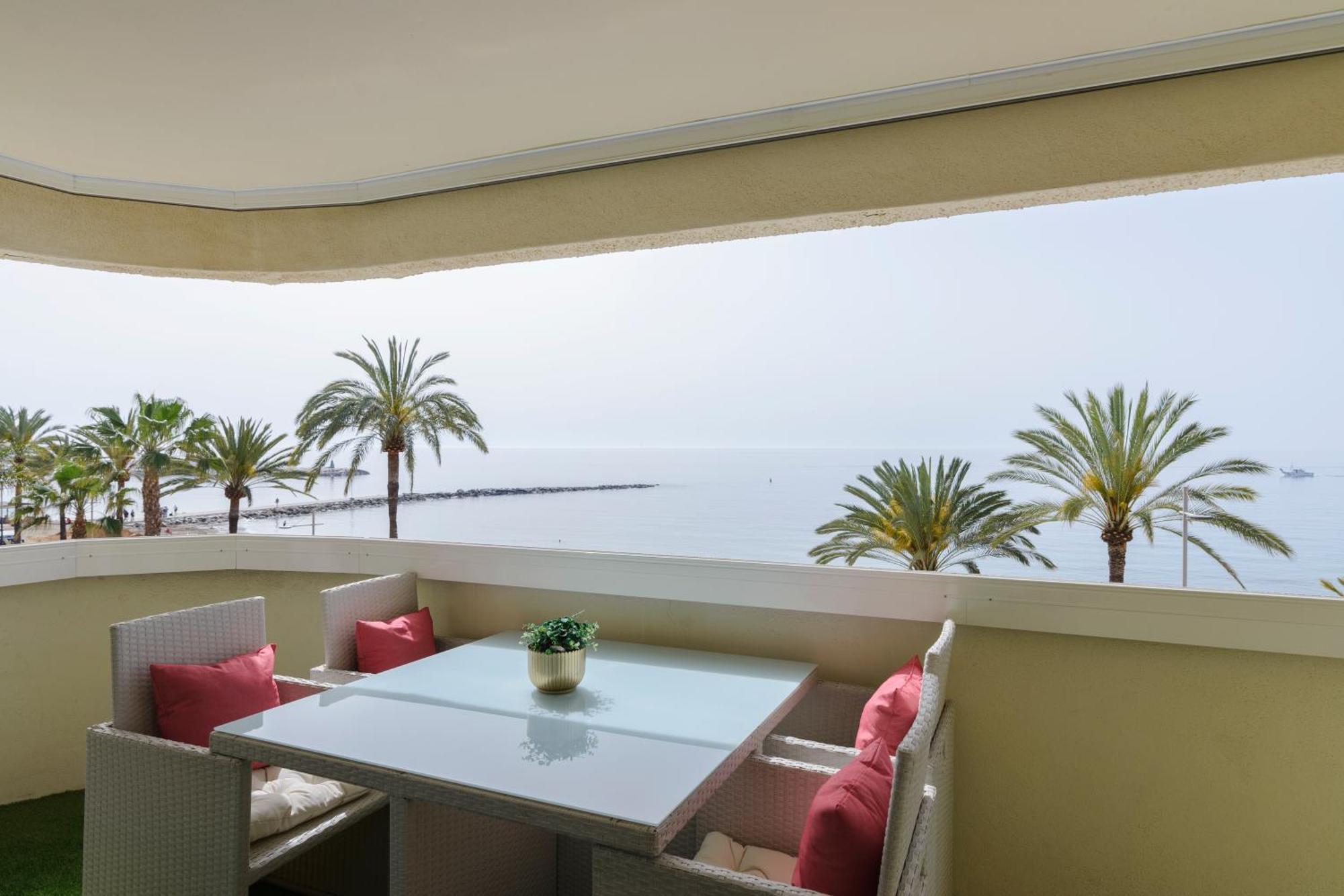 Sea Front Apartment In Marbella Center エクステリア 写真